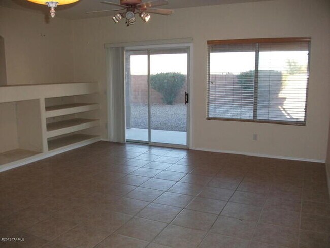 Foto del edificio - Spacious Continental Ranch Home with Community Perks!