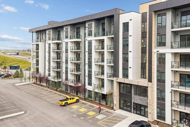 Building Photo - Stratus Apartments