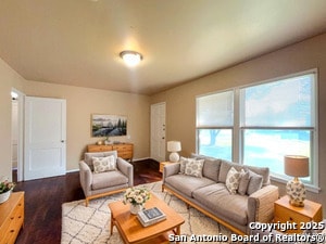 Foto del edificio - 103 Harwood Dr