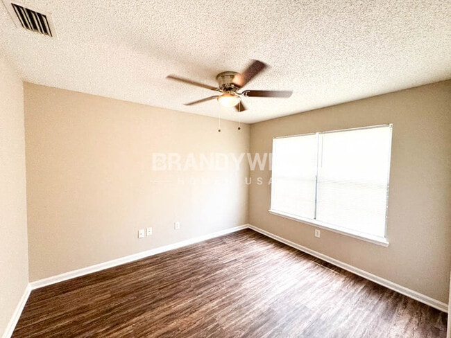 Foto del edificio - 8609 Brixton Ct