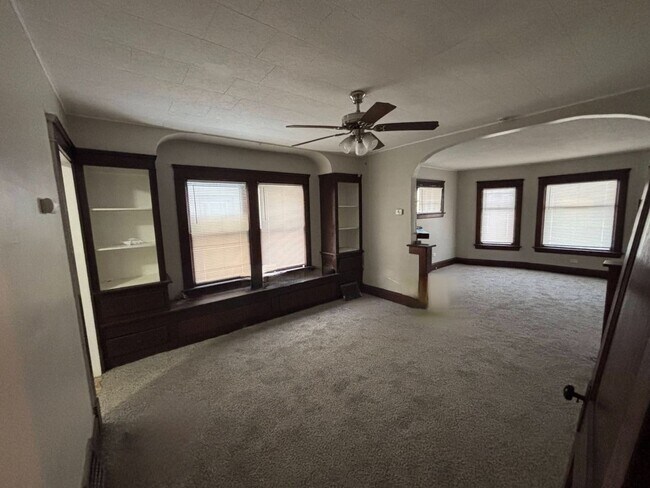 Building Photo - 1104 E 143rd St