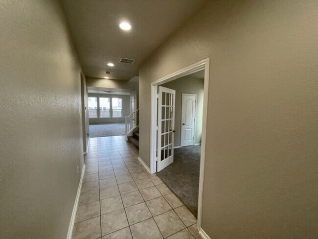Building Photo - 4 br, 2.5 bath House - 4227 Klein Meadows