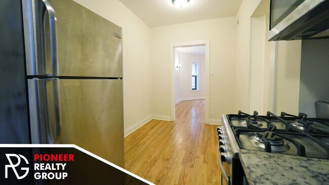 Foto del edificio - 4034 N Ashland Ave