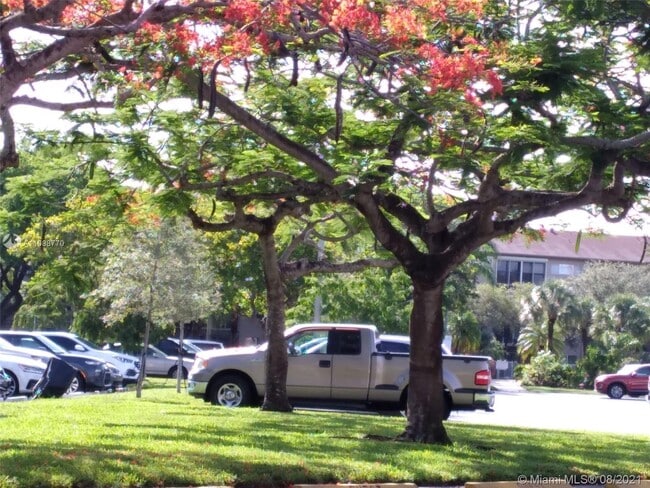 Foto del edificio - 601 SW 142nd Ave