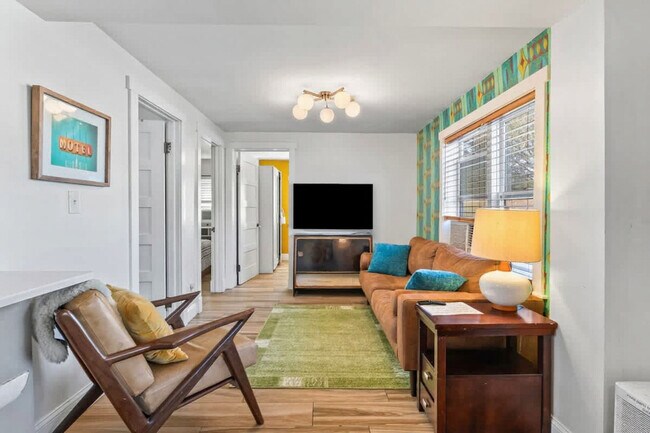 Foto del edificio - 2737 College St