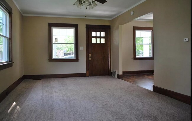 Foto del edificio - 3717 37th Ave S