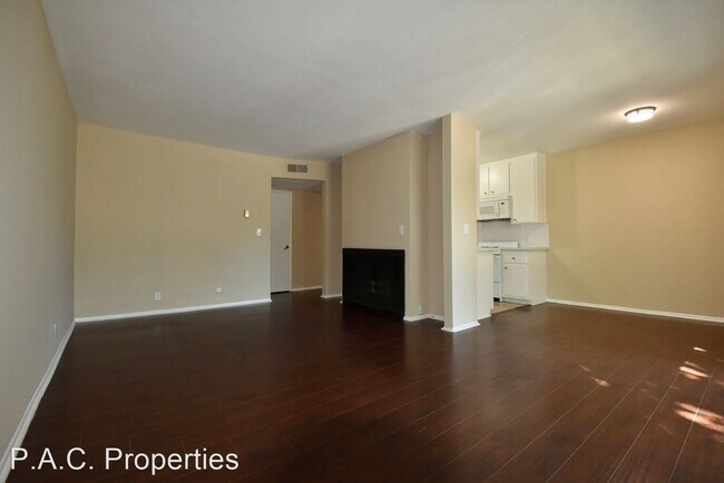 Building Photo - 1 br, 1 bath Apartment - 12241 Burbank Bou...