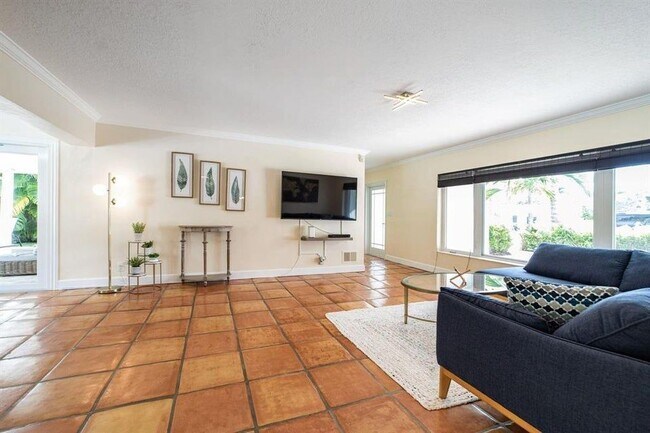 Foto del edificio - 2101 NE 15th St