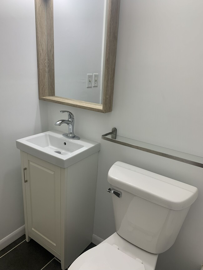 Foto del edificio - 10614 McPherson St