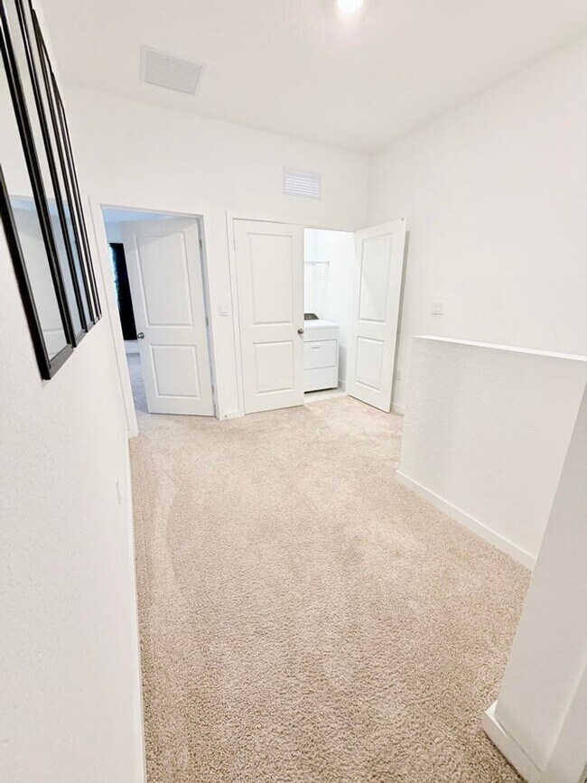 Foto del edificio - 938 NW 3rd Terrace