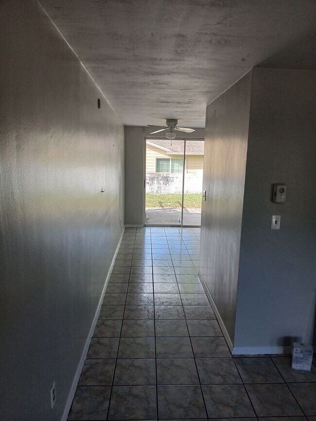 Foto del edificio - Updated 2 Bed / 2 Bath Home for Rent – Near Downtown New Port Richey