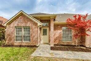 Foto del edificio - 1703 Nightingale Ln