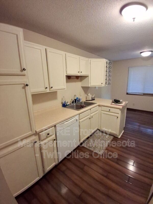 Foto del edificio - 5231 Balmoral Ln