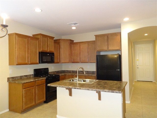 Building Photo - 9228 N 182nd Lane