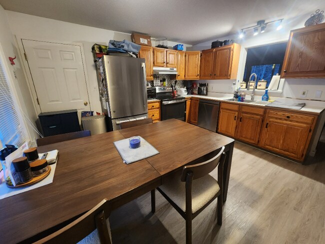 Foto del edificio - 205 Forest Dr