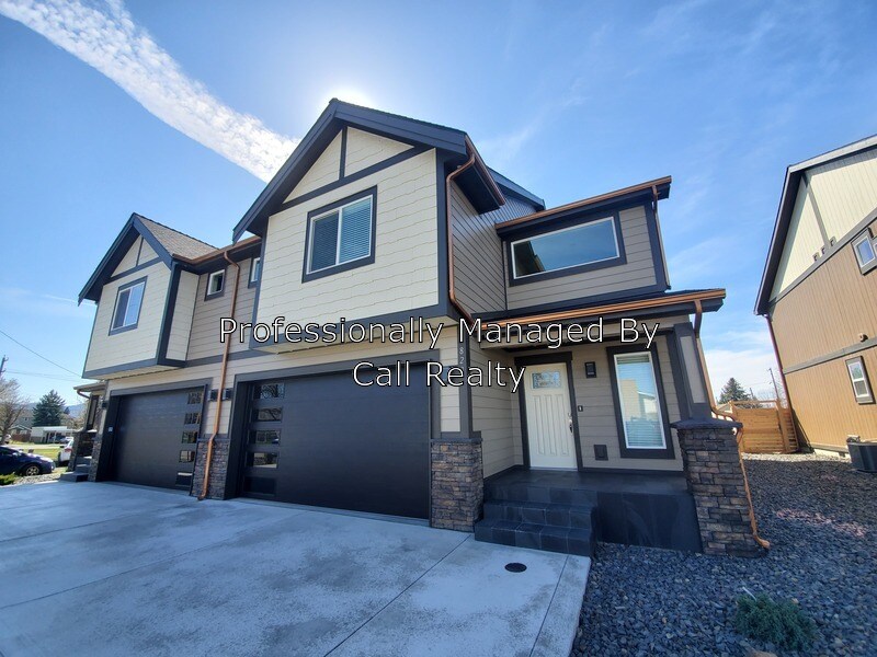 Foto principal - 821 N Johnson Rd