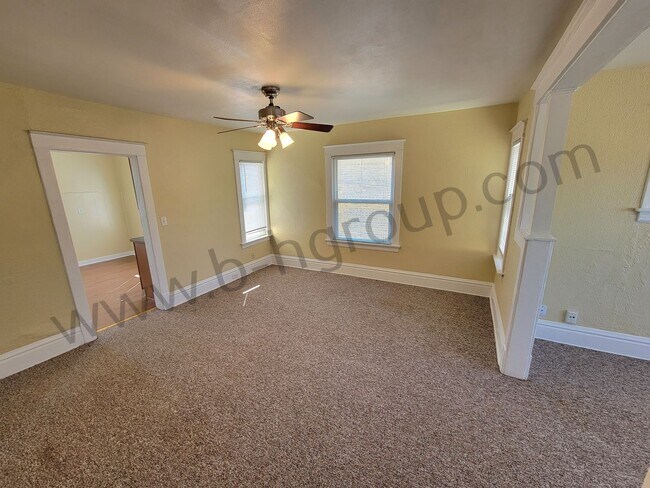 Building Photo - 2629 Roosevelt Rd