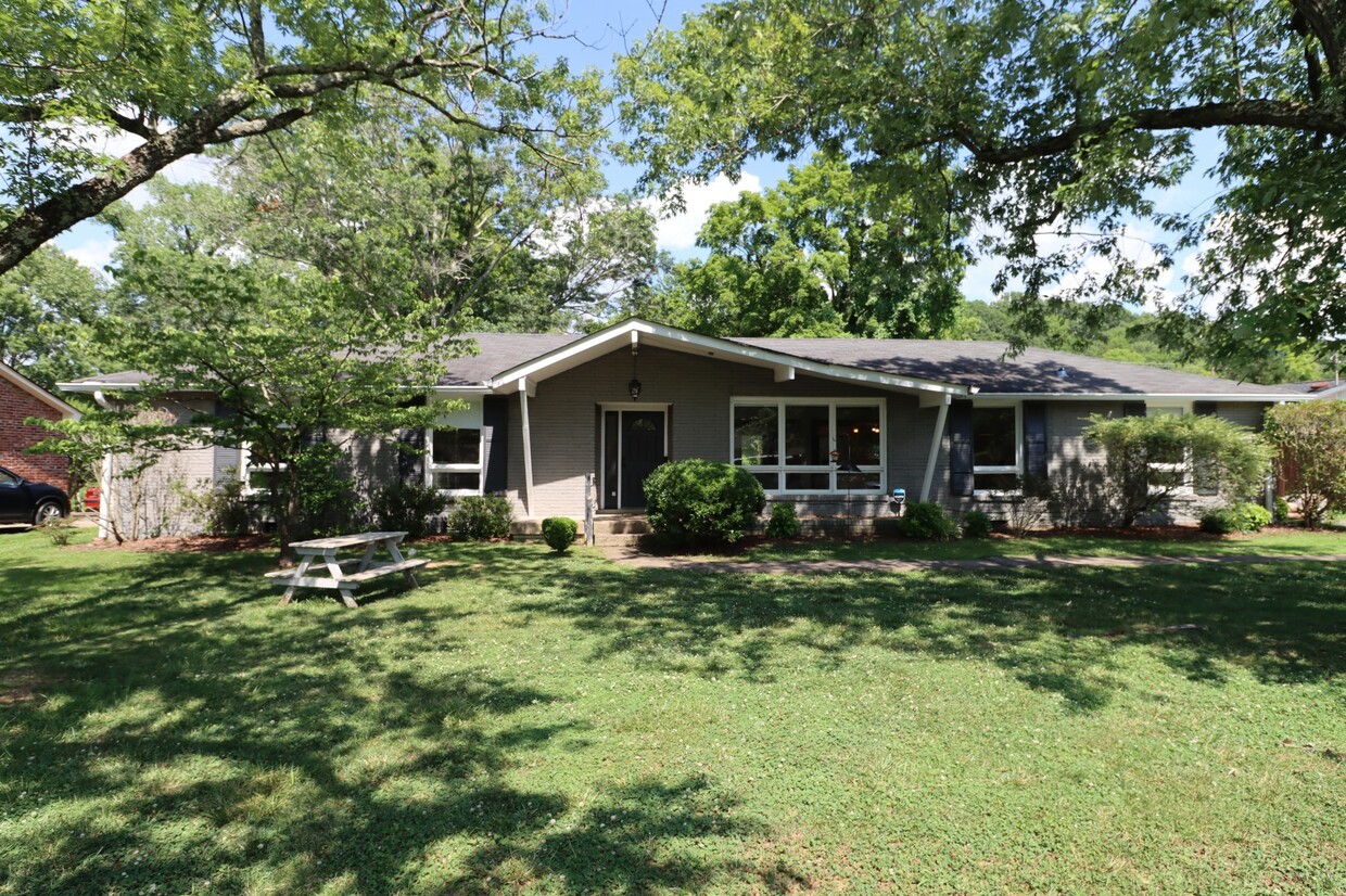 Primary Photo - 902 Neuhoff Ln