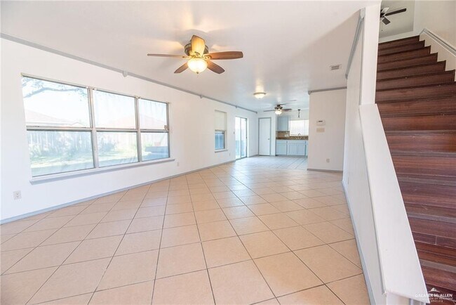 Building Photo - 14 W 40th St