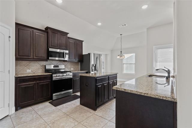 Building Photo - 276 Arbury Dr