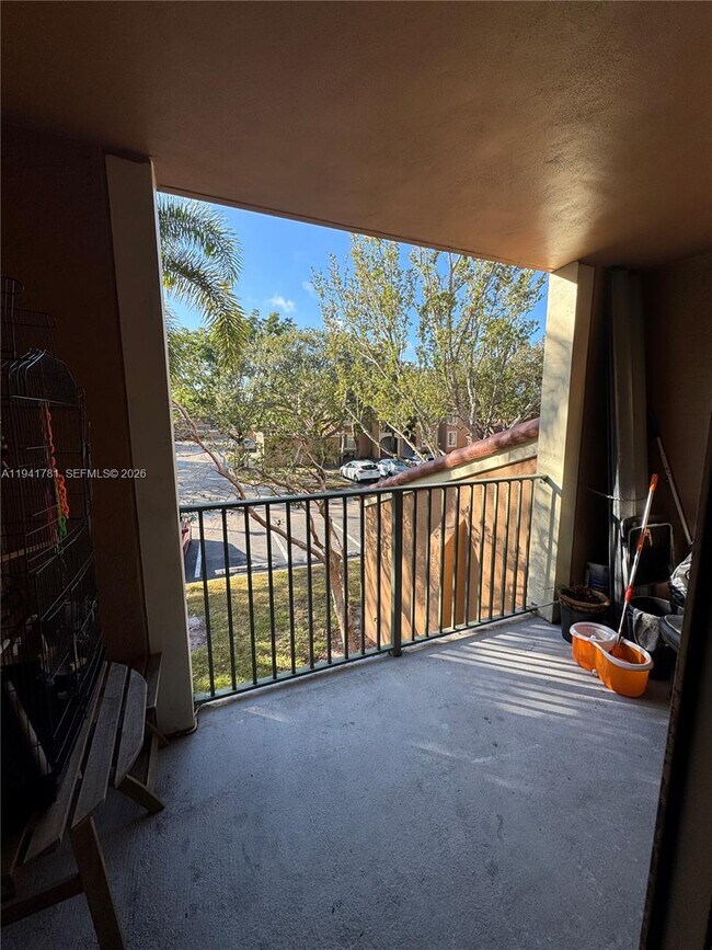 Building Photo - 4840 N State Rd 7