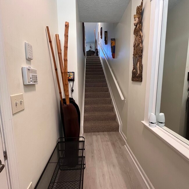 Building Photo - 2018 Alta Meadows Ln