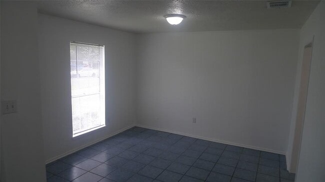 Building Photo - 14019 Montaigne Dr