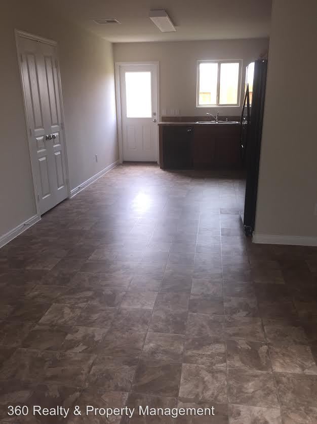 Foto del edificio - 15423 Grant Rd