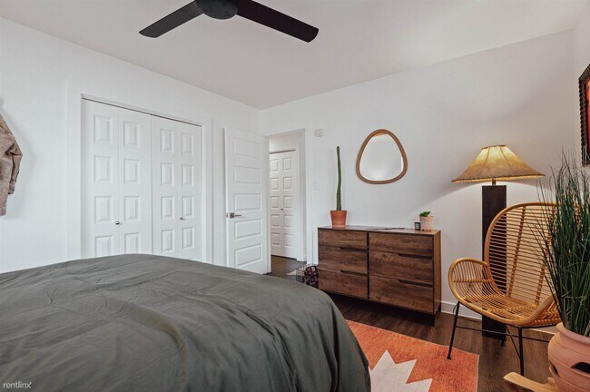 Foto del edificio - 2 br, 1 bath Duplex - 5813 Wellington Drive A