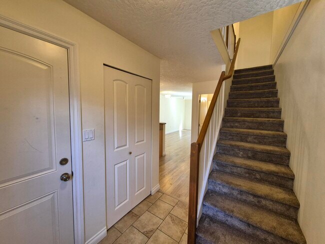 Photo du bâtiment - 1919 Maple Avenue South