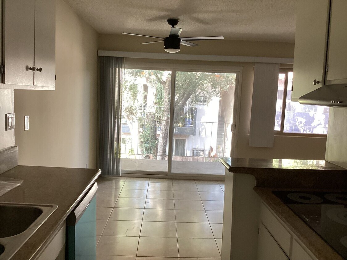 Foto principal - 4324 Mammoth Ave LLC
