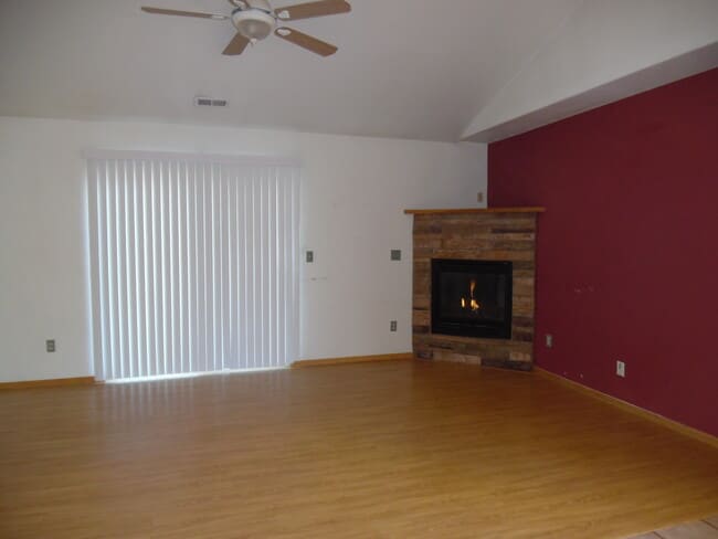 Building Photo - 1609 Columbine Village Dr