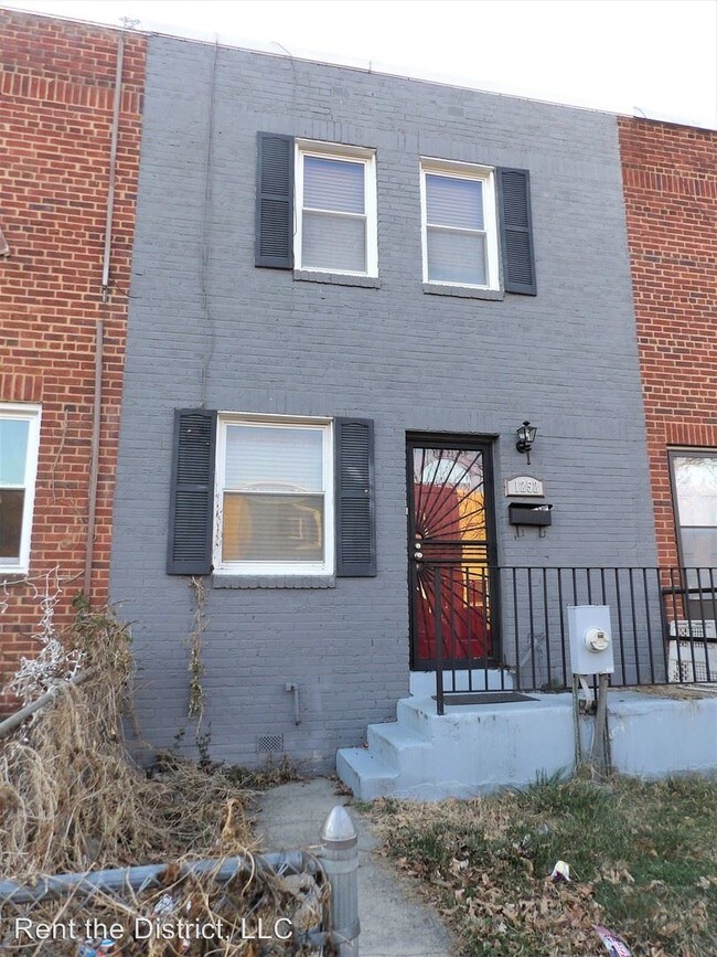 Building Photo - 1252 16th St NE