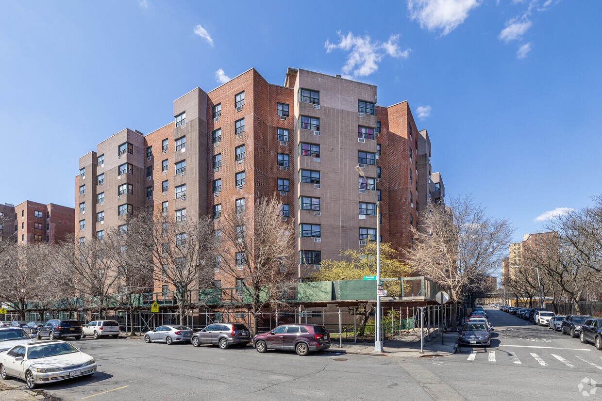 Primary Photo - Riverdale Osborne Towers