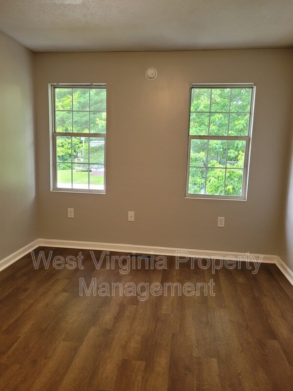 Foto del edificio - 3751 Summerlee Rd