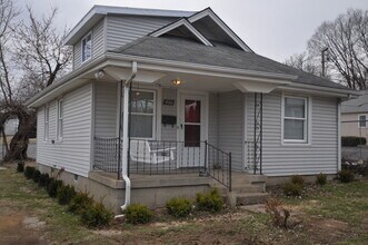 Building Photo - 406 Uhlan Ct