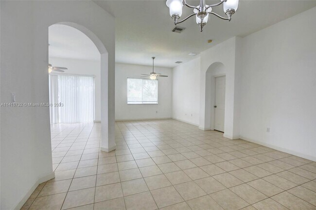 Foto del edificio - 9469 SW 224th Terrace