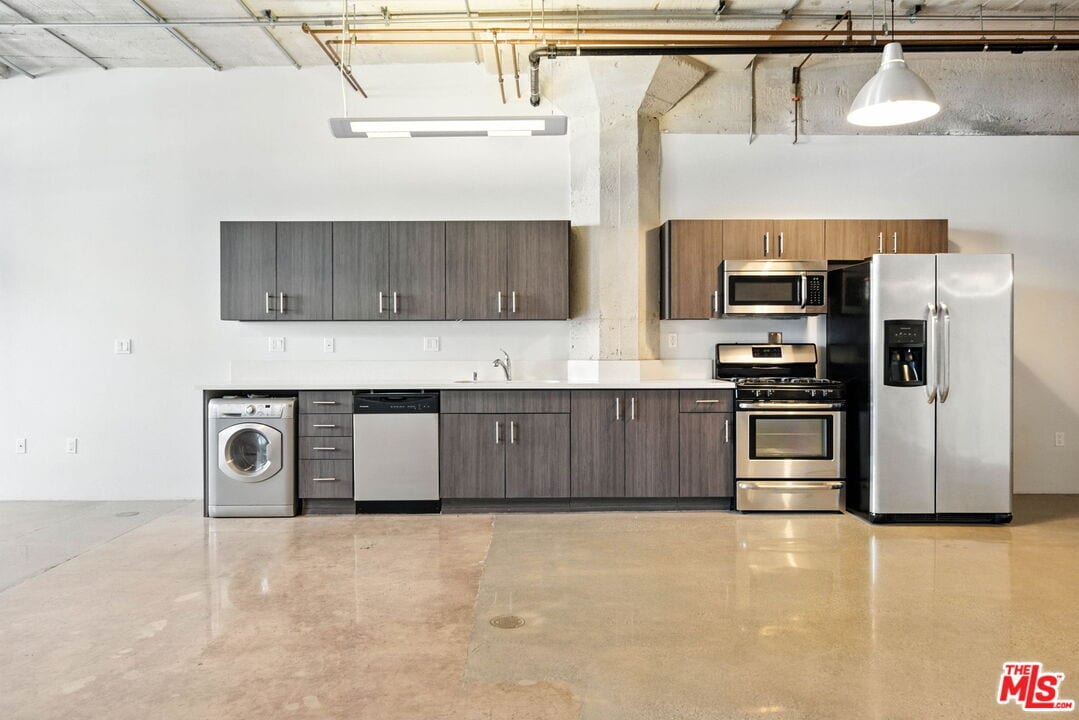 Foto principal - 825 East 4th St