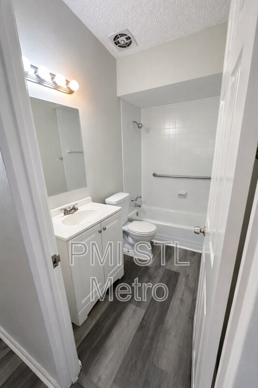 Foto del edificio - 8439 Alder Ave