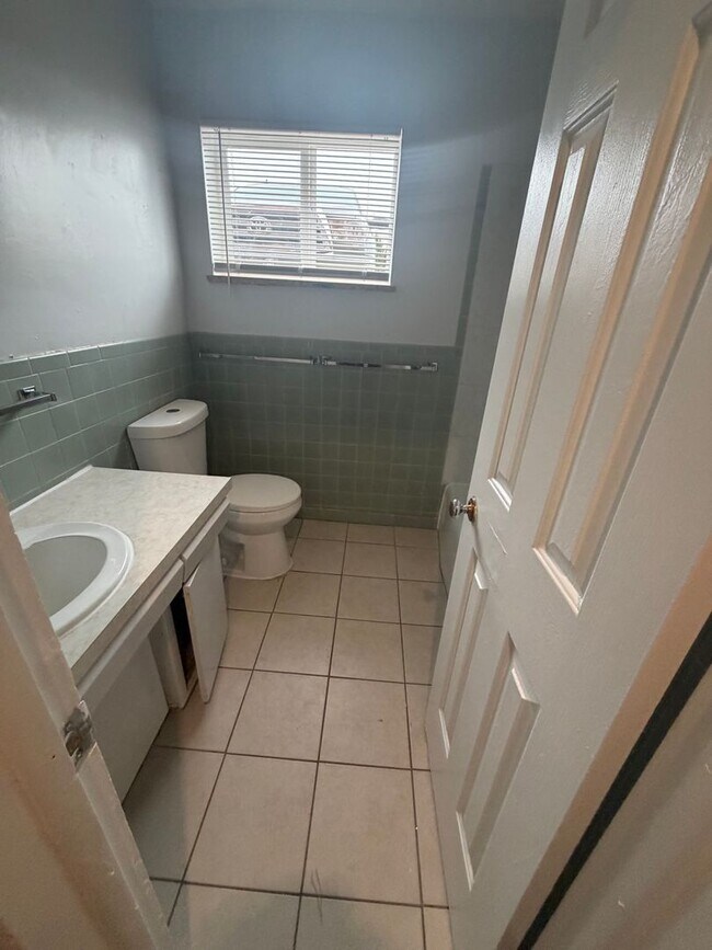 Foto del edificio - 92 W Ida Ave