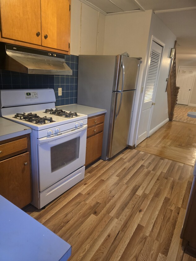 Foto principal - 521 W Greenleaf St