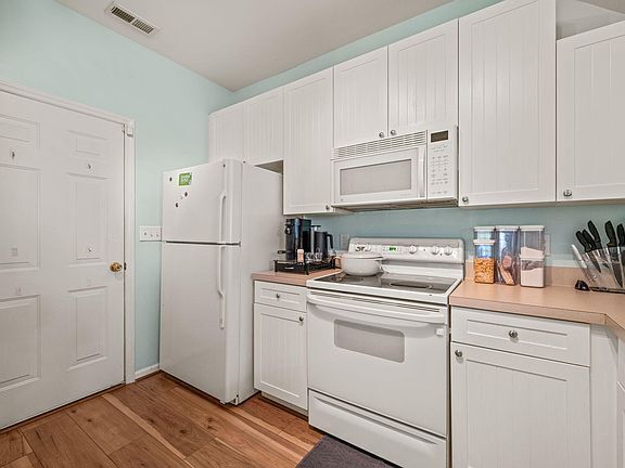 Foto principal - Build Equity While Leasing - Lease and Own...