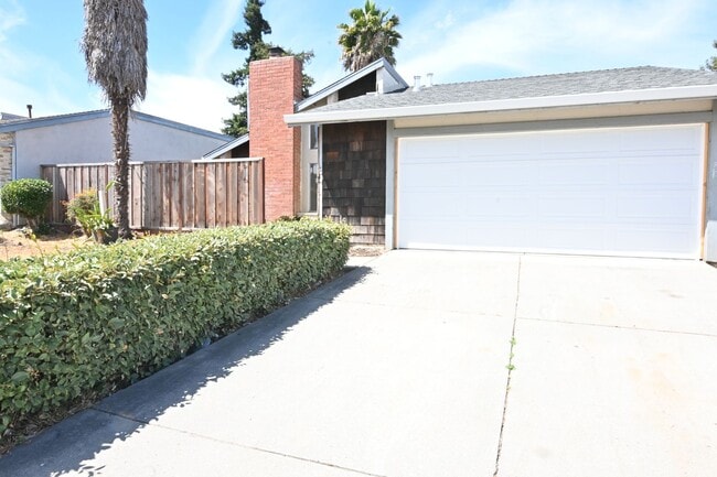 Photo - 1227 Spokane Dr House