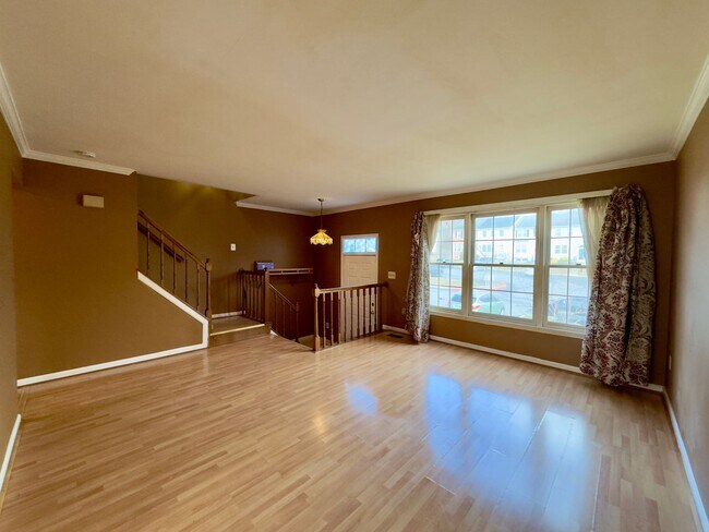 Building Photo - Spacious Serenity in Abingdon: Modern Sing...