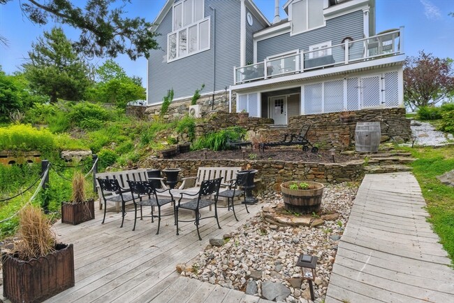 Building Photo - 1 Deer Island St