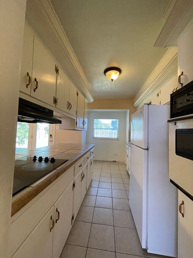 Foto del edificio - Cozy 3 Bed Home! Sandia School District!