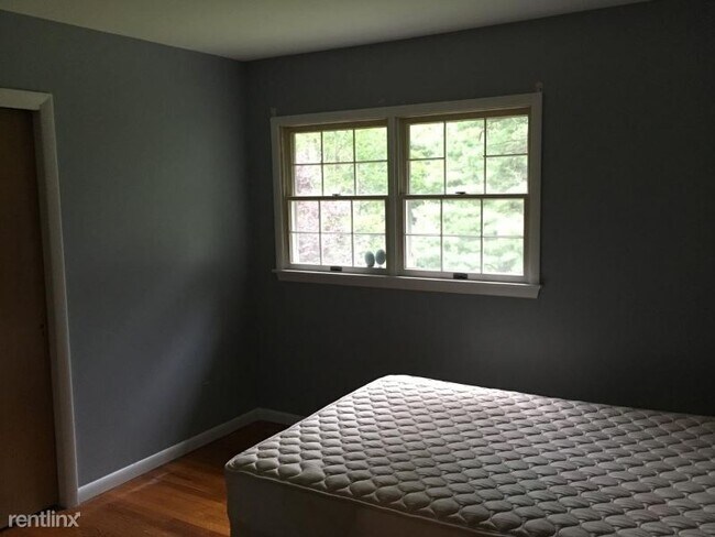 Foto del edificio - 4 br, 2.5 bath House - 58 Quakerbridge Rd