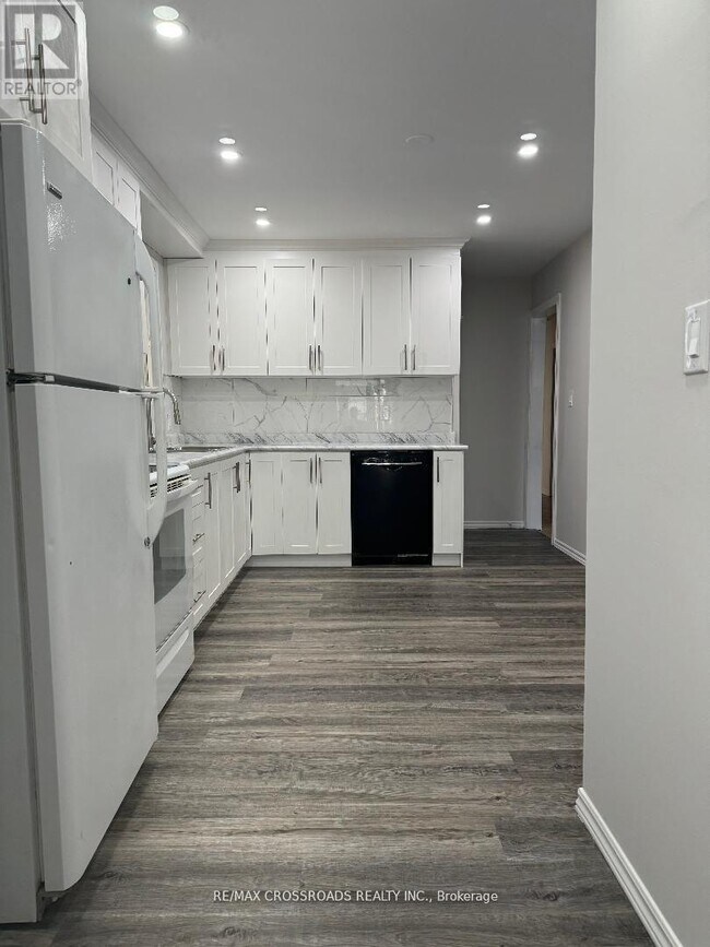 Photo du bâtiment - 24 Cole Ave