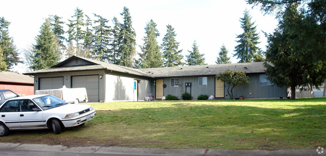 Primary Photo - 551 97th Dr NE