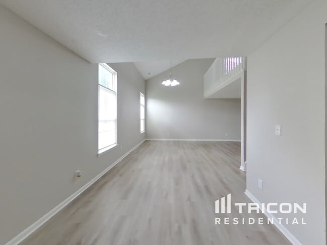 Building Photo - 7210 Kimble Dr